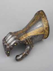 Gauntlet, about 1550