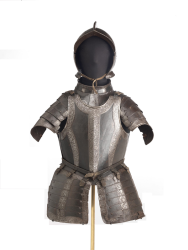 Pikeman's half suit of armour, c.1570-1599, Germany - 903.12.1.1